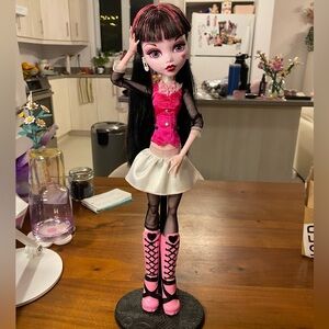 🩷 frightfully tall draculaura 🖤